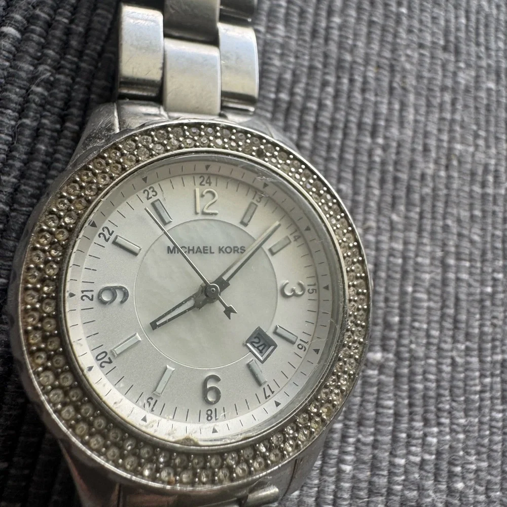 Michael Kors Madison MK5401 Women Silver Stainless Steel Analog Dial Watch